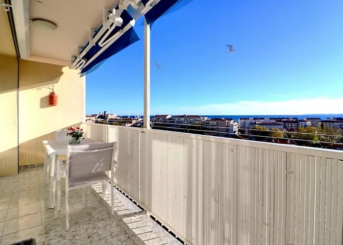 T2 Avec Vue A 5 Min De La شقة Fréjus